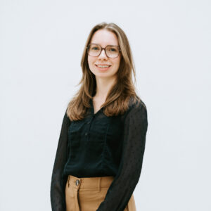 A portrait of Daniëlle de Clerck, Lab Technician at PL BioScience.